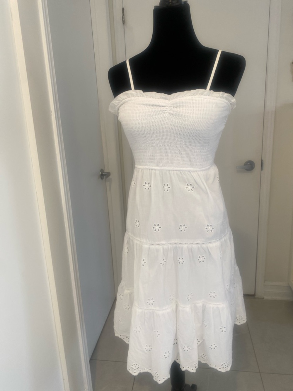 JAPNA white cotton eyelet sleeveless lined Dress Size Small